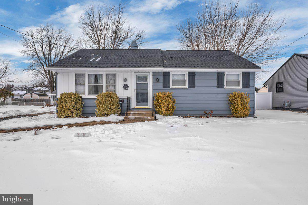 319 Drexel - Photo 1