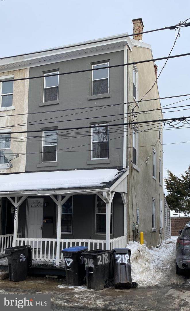 220 Pearl Street - Photo 1