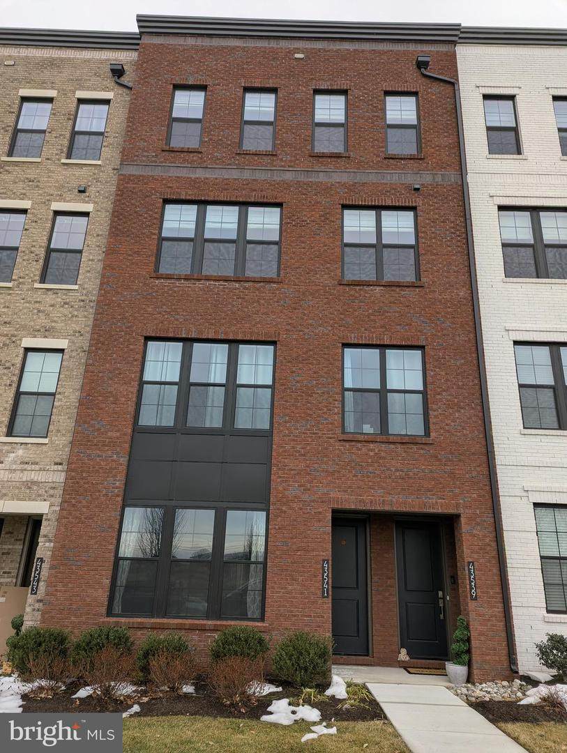 43541 Moorefield Boulevard - Photo 1