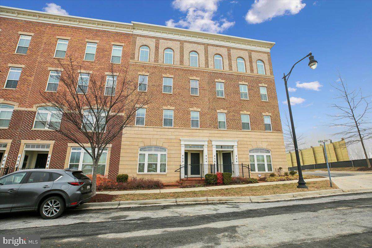 452 Exchange Ave. - Photo 1