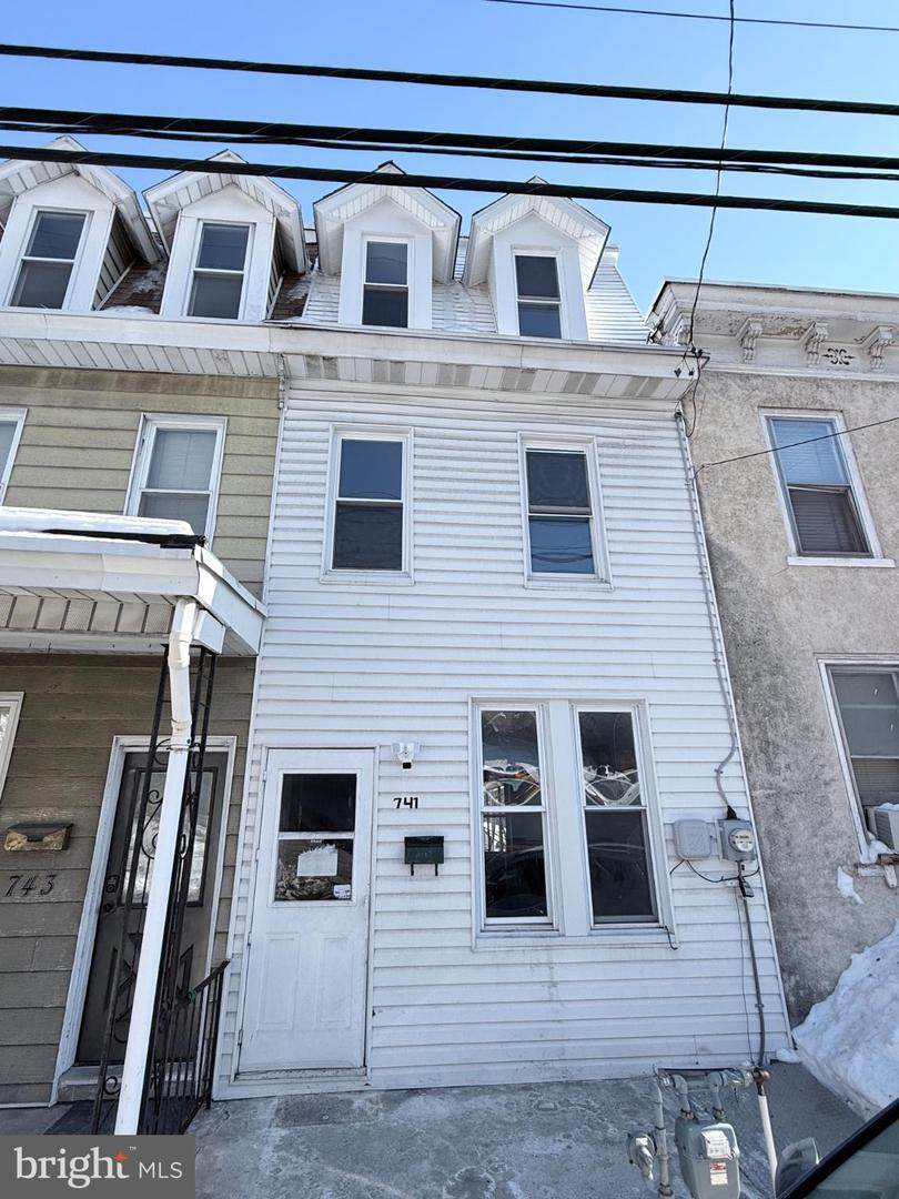 741 Norwegian Street - Photo 1
