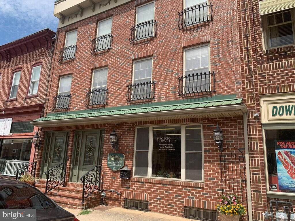 133 Lancaster Avenue - Photo 1