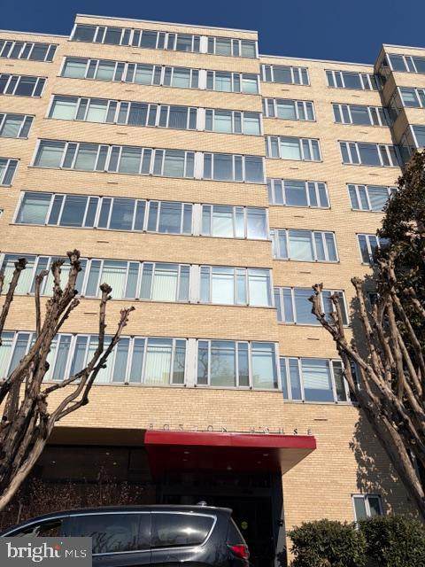 1711 Massachusetts Avenue - Photo 1