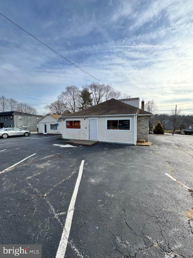 1092 Lincoln Highway - Photo 1