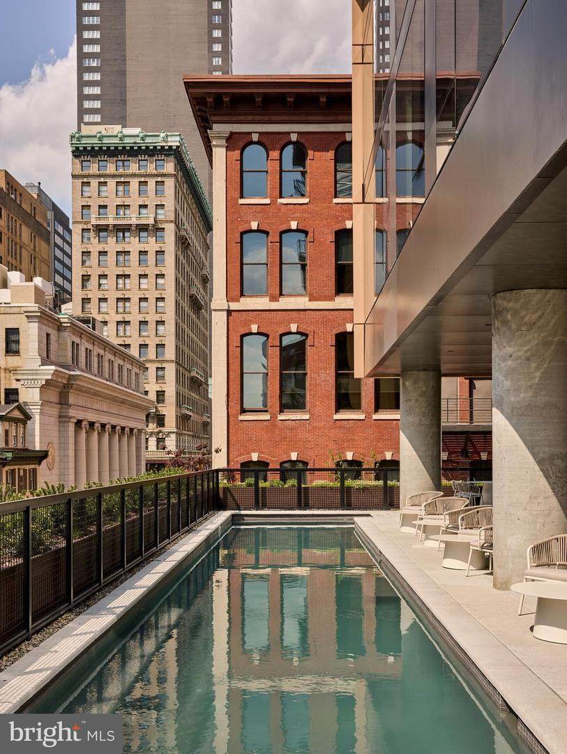 1134 Sansom Street - Photo 1