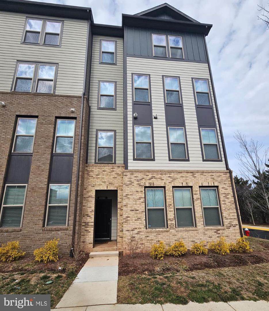 45968 Swallow Terrace - Photo 1