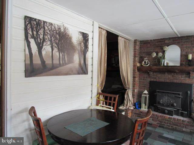 https://bt-photos.global.ssl.fastly.net/brightmls/orig_boomver_1_804556322048-2.jpg