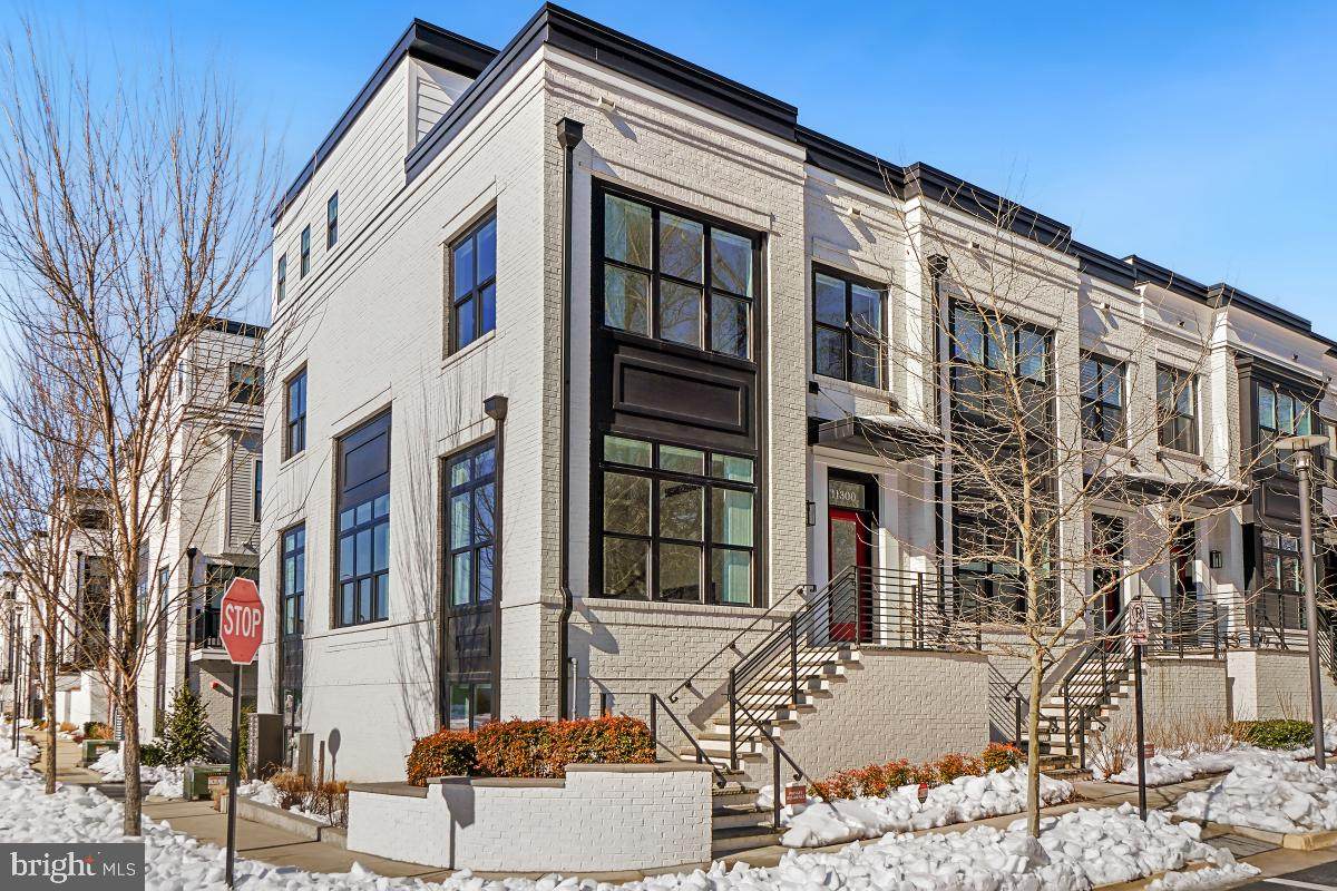 11300 Emerald Park Road - Photo 1