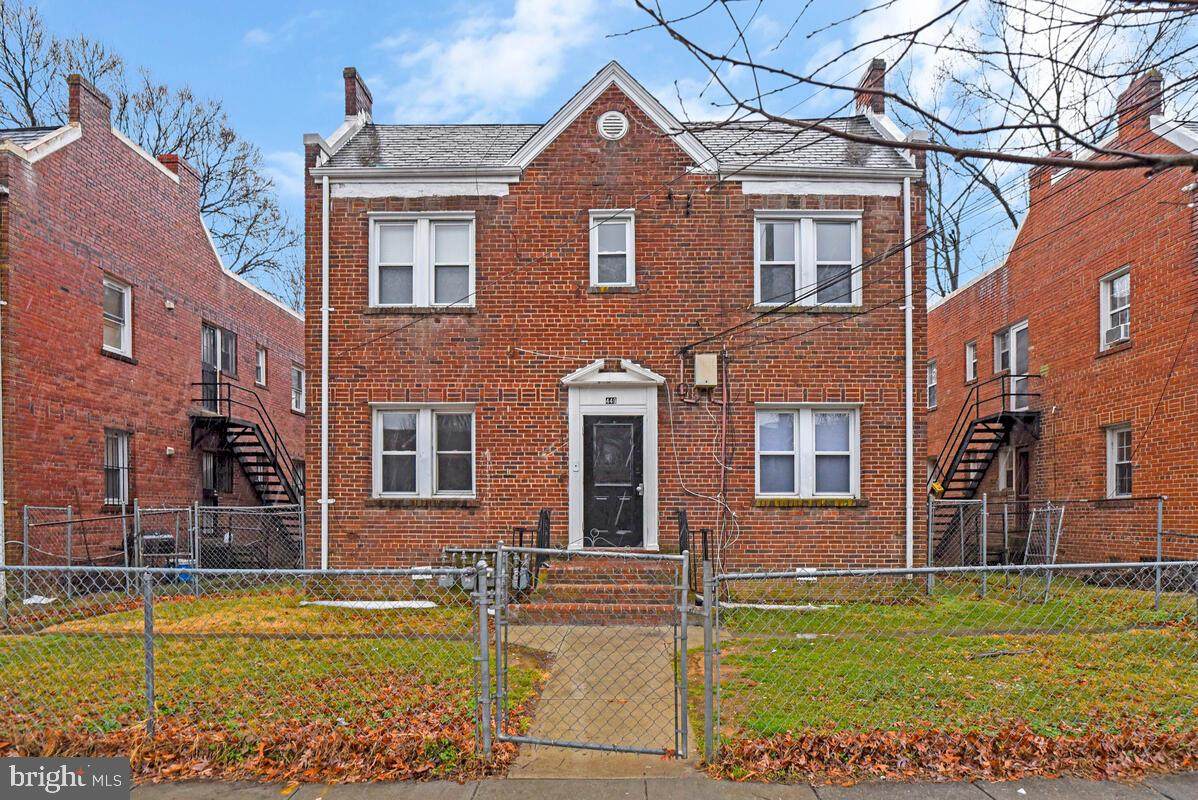 449 Mellon Street - Photo 1