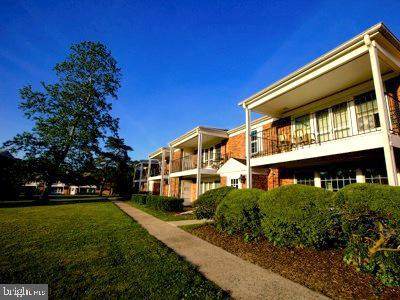 504 Lakeview Terrace - Photo 1