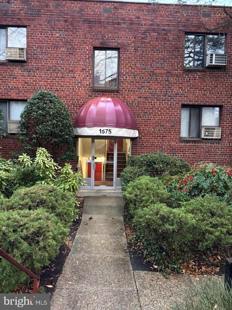 1575 Colonial Terrace - Photo 1