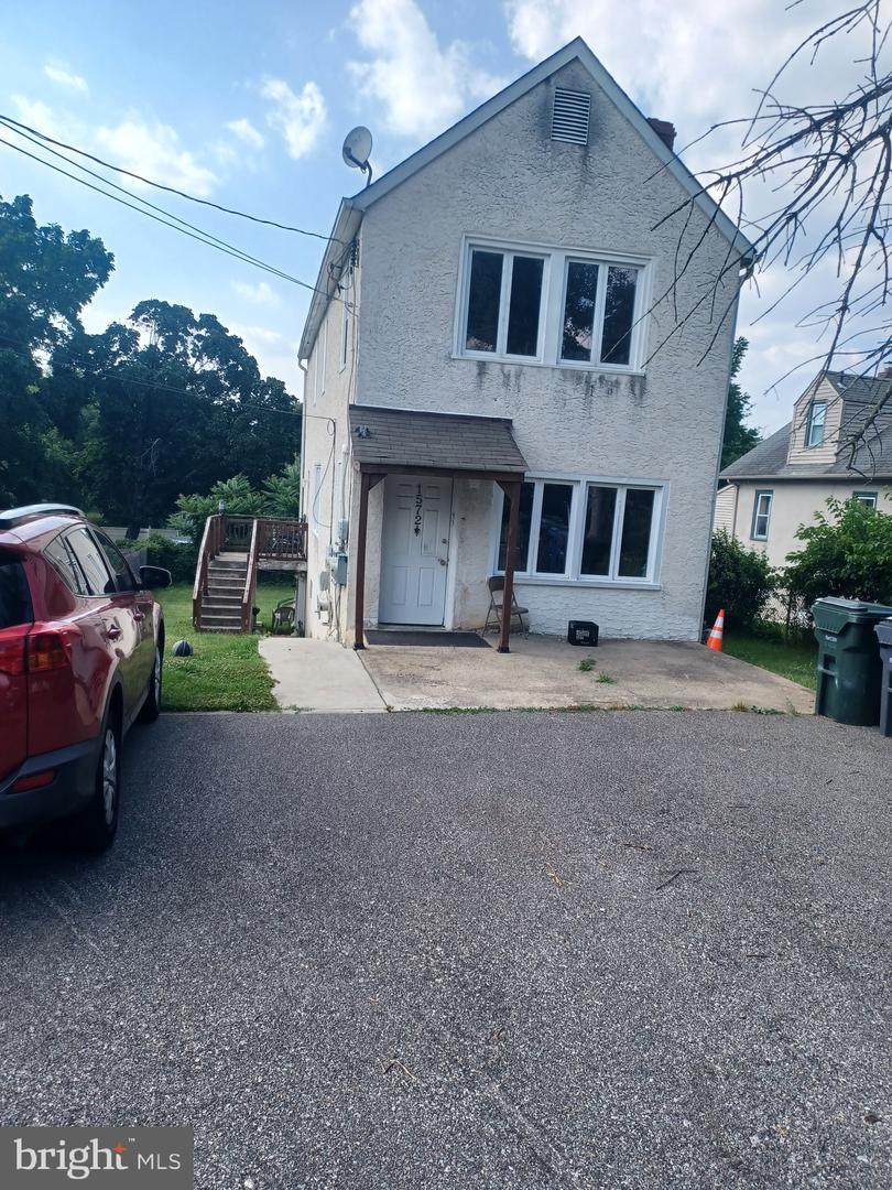 1572 Robinson Avenue - Photo 1