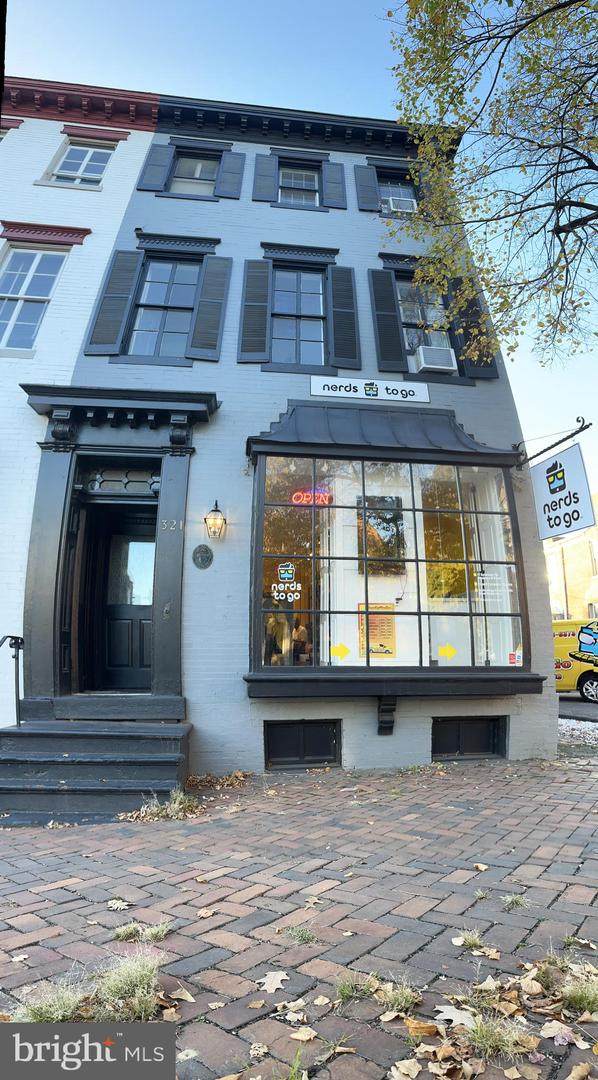 321 Washington Street - Photo 1