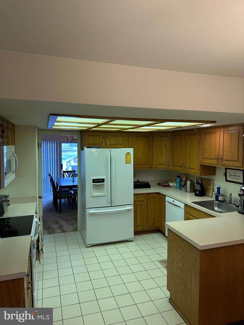 864 Jefferson Way - Photo 1