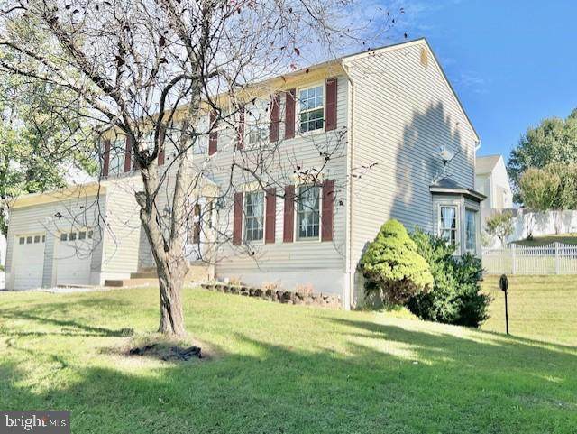 33 Christopher Way - Photo 1