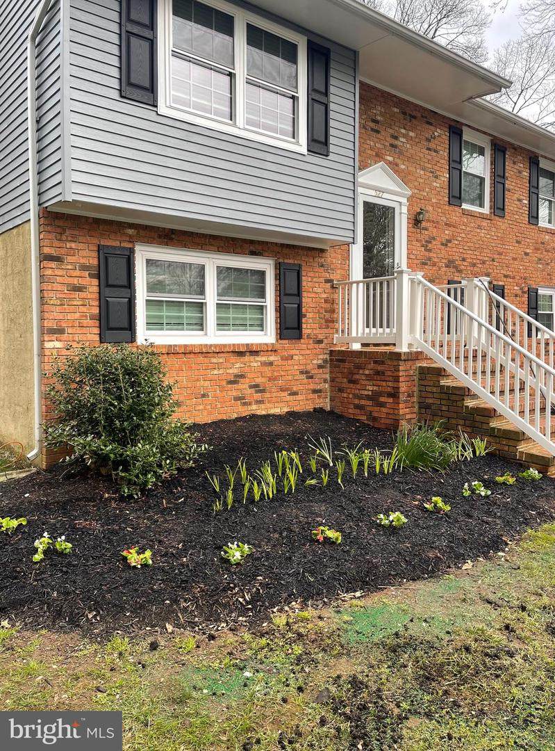 527 Charington Drive - Photo 1