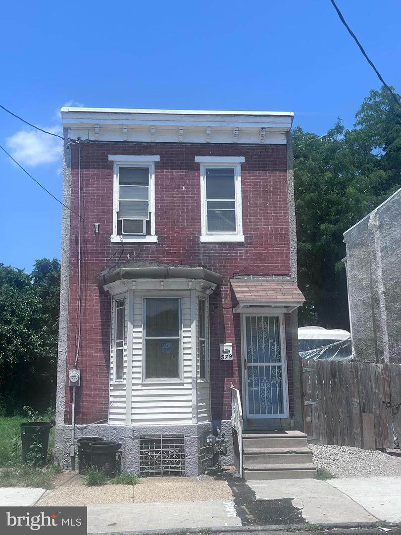 579 Pine Street - Photo 1