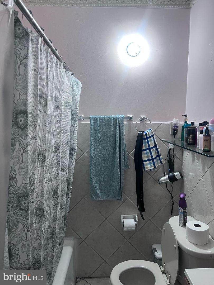 https://bt-photos.global.ssl.fastly.net/brightmls/orig_boomver_1_804574411096-2.jpg