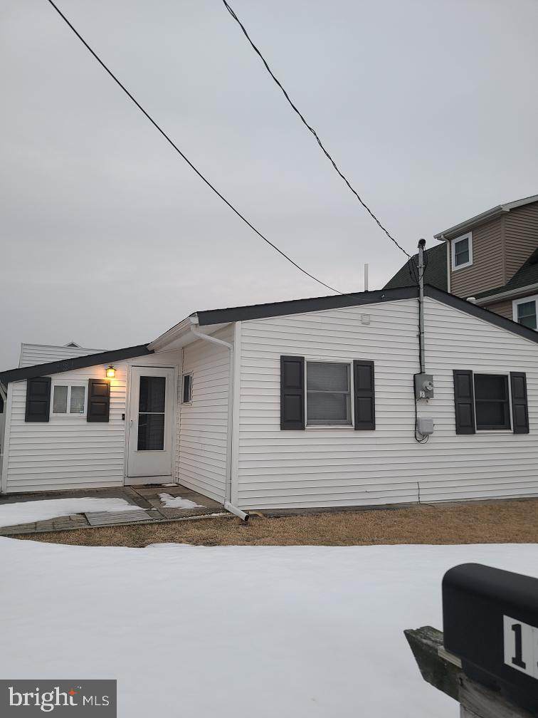 131 Commodore Drive - Photo 1