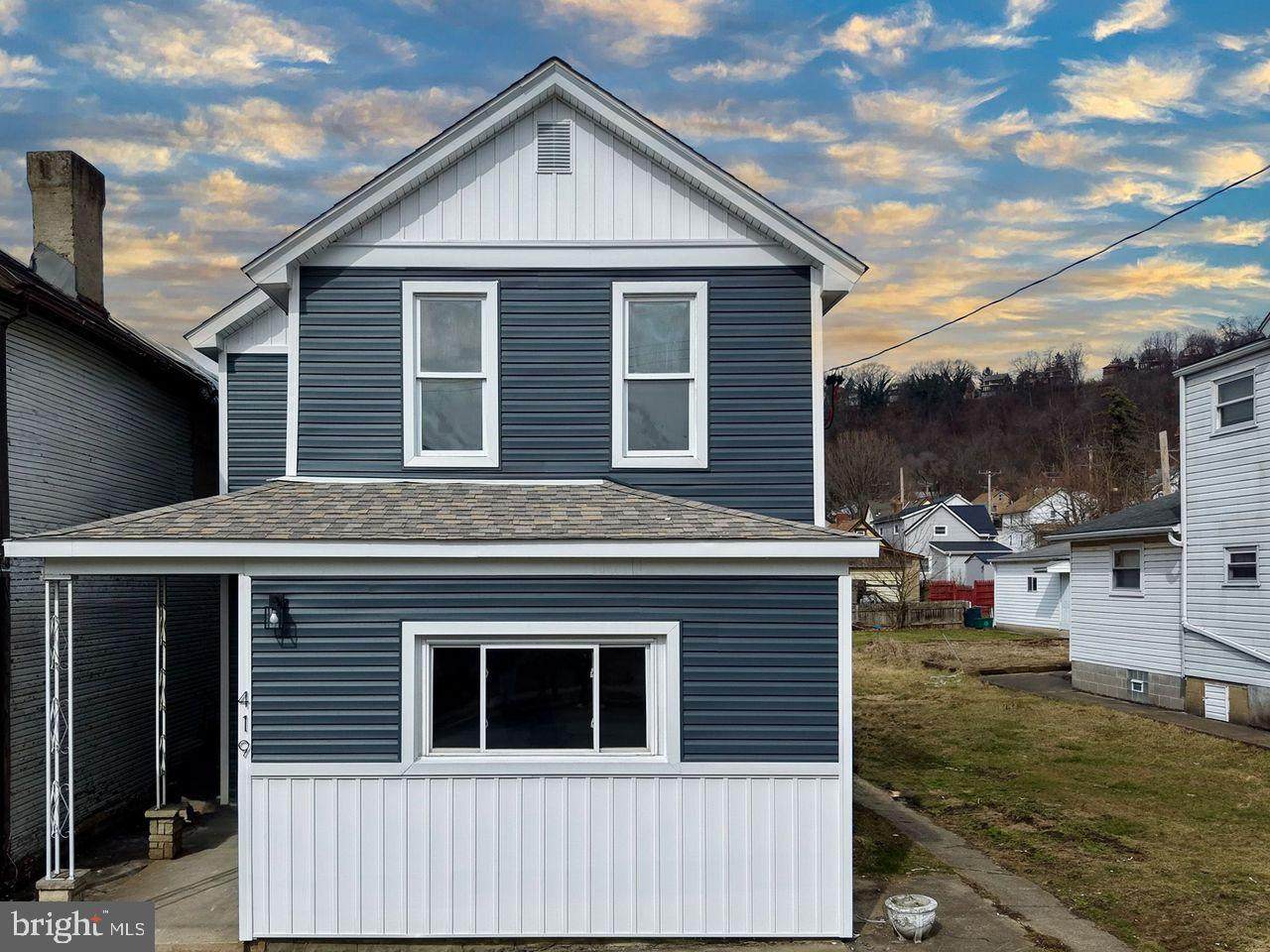 419 29TH Street - Photo 1