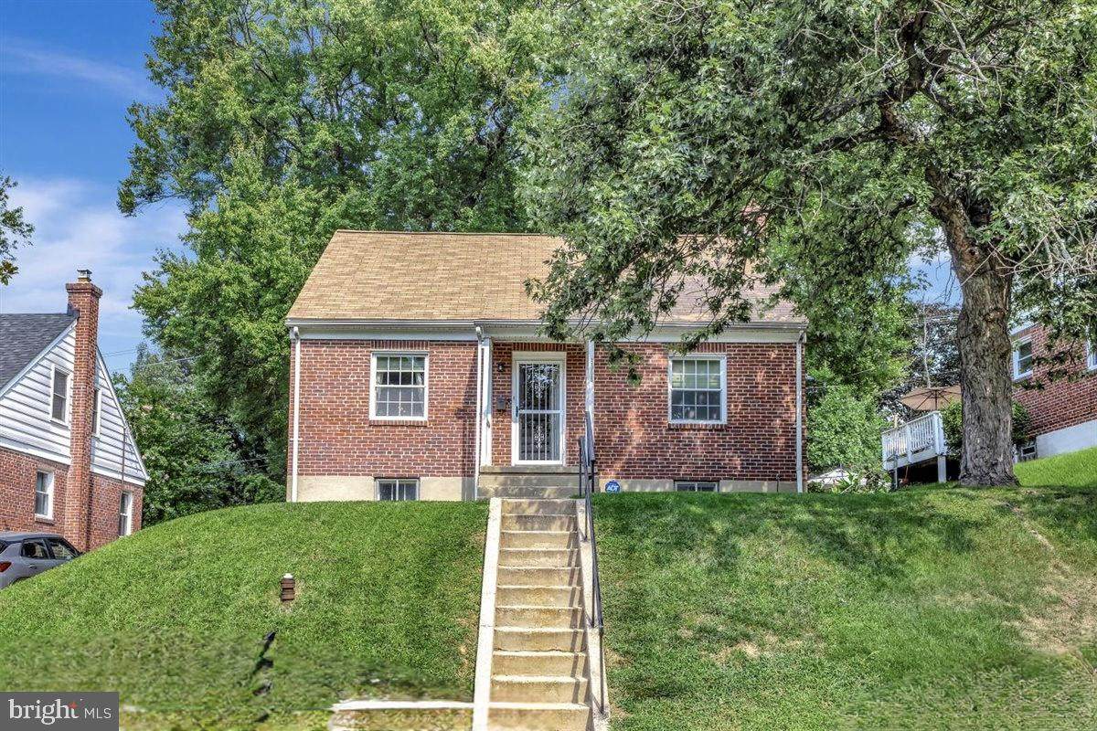 6008 Alta Avenue - Photo 1