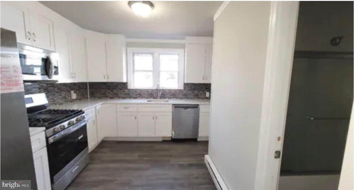 1078 Lalor Street - Photo 1