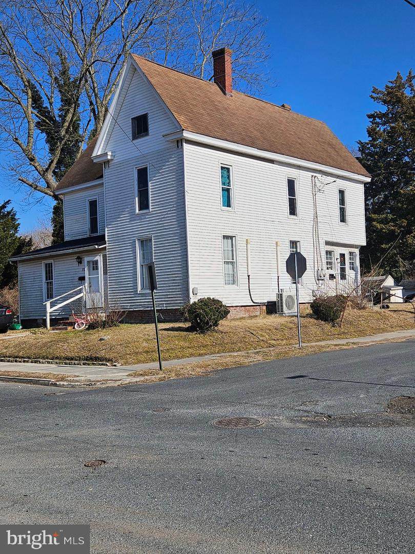 723 Clarke Avenue - Photo 1