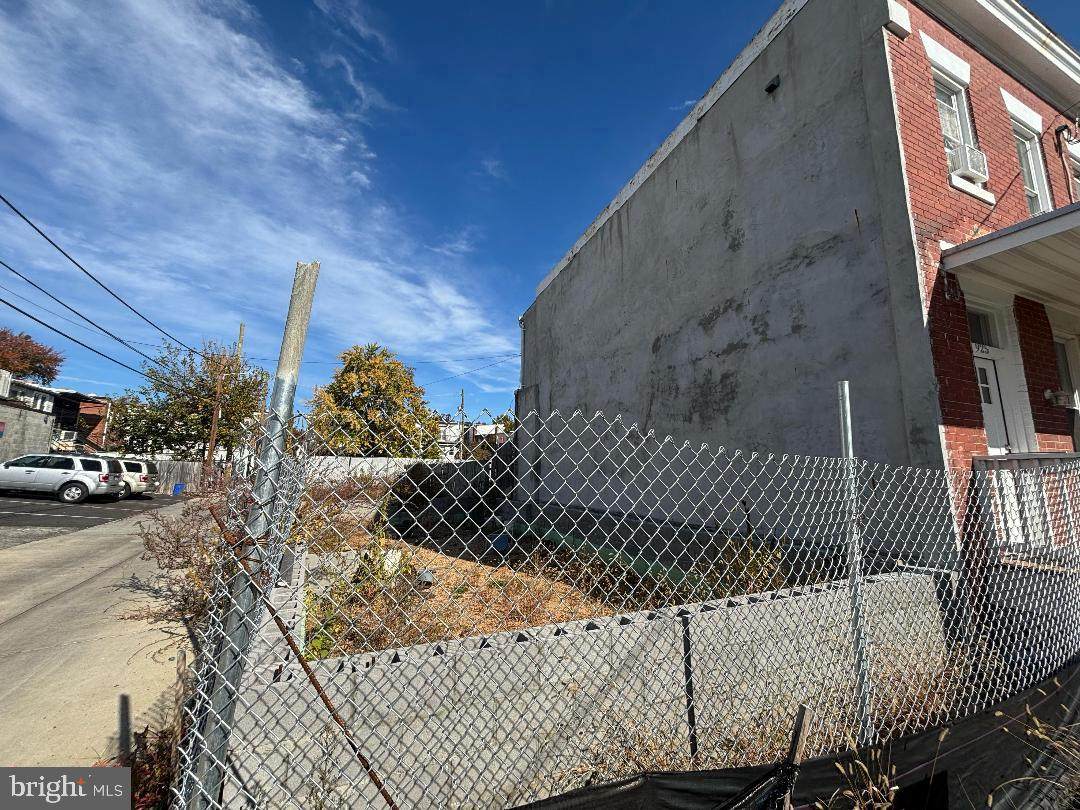 927 Ingraham Street - Photo 1