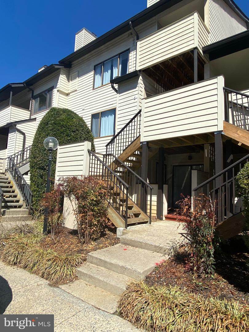 9712 Hellingly Place - Photo 1