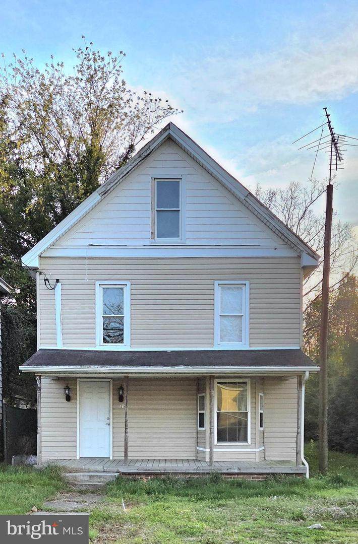 212 Main Street S - Photo 1