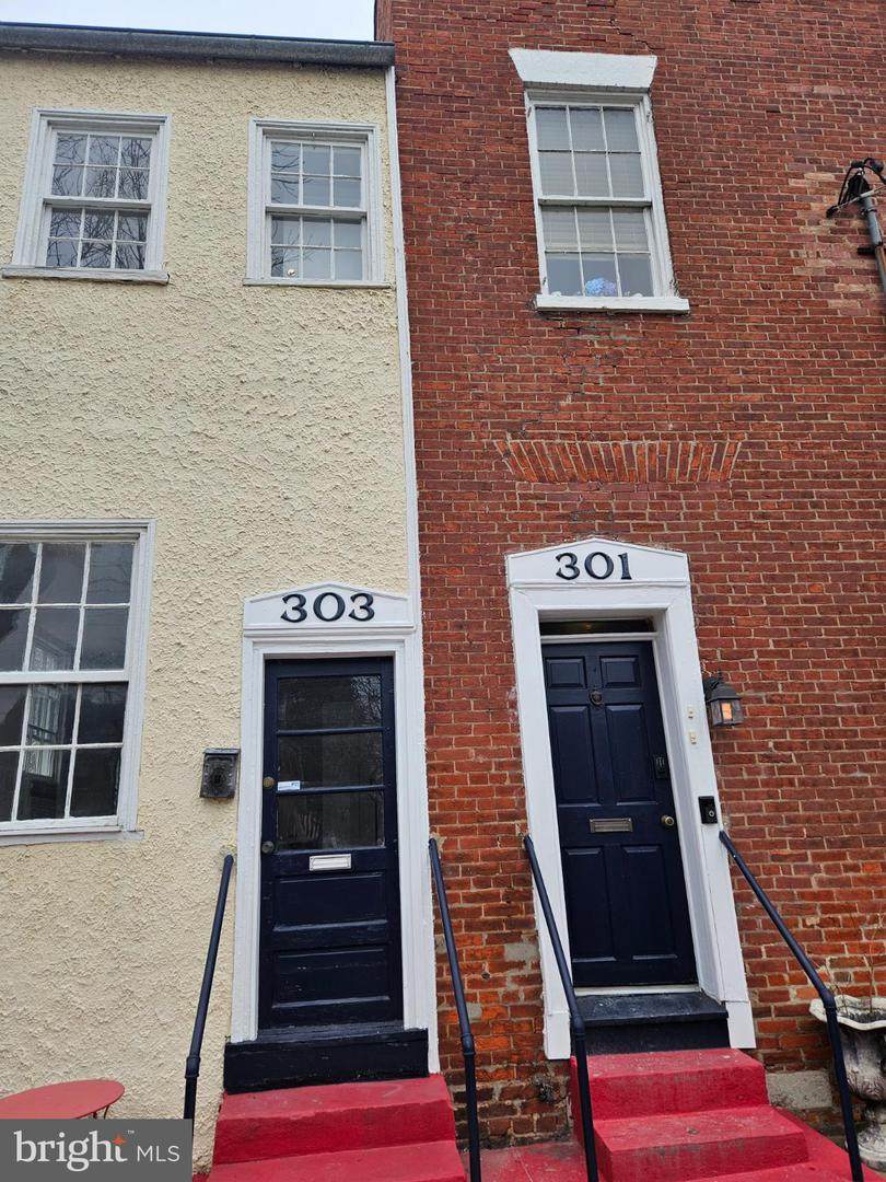 301 Franklin Street - Photo 1