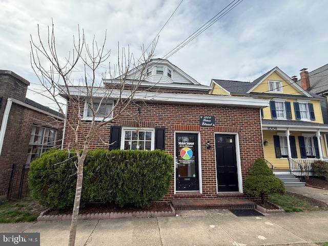 1004 Prince Edward Street - Photo 1