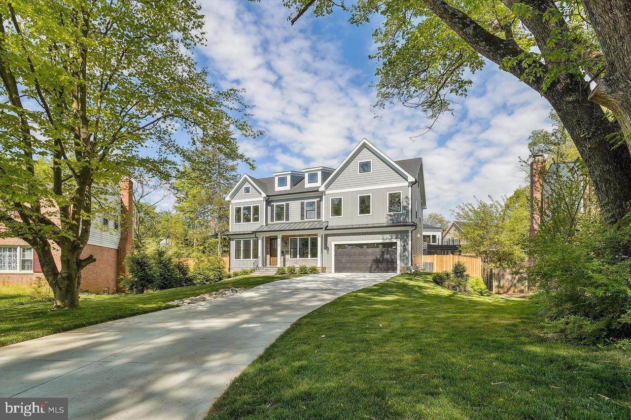 8104 Woodhaven Boulevard - Photo 1