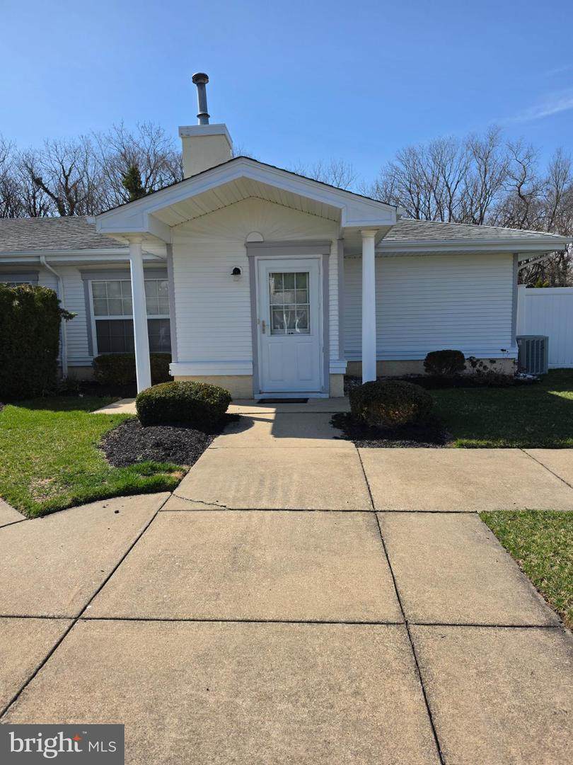 2139 Chestnut Avenue - Photo 1
