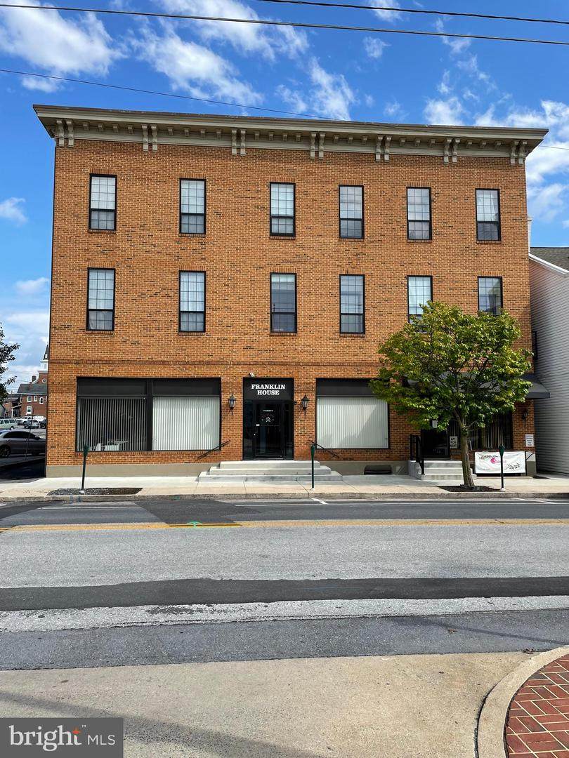 11 N Carlisle Street - Photo 1
