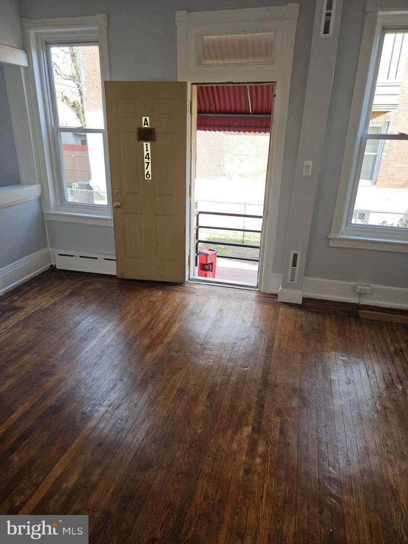 1476 Kenwood Avenue - Photo 1