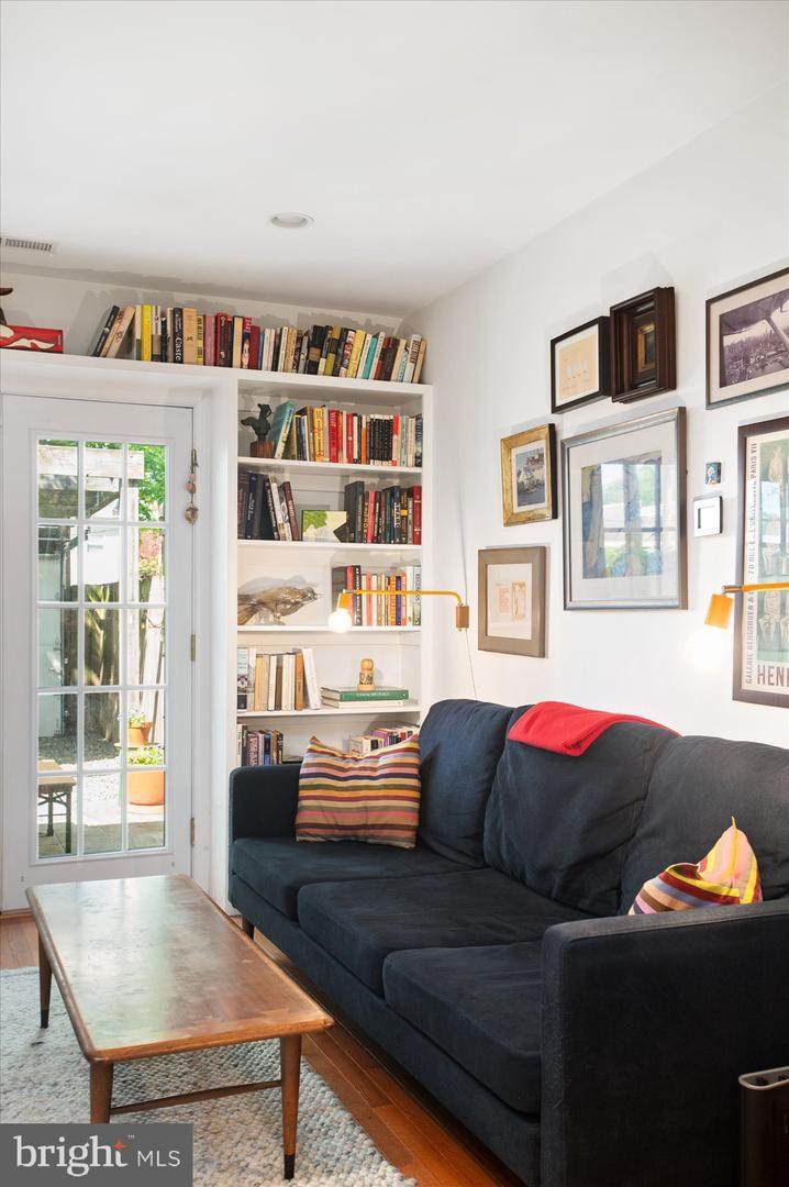 924 9TH Street - Photo 1