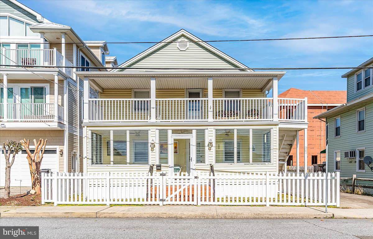 304 15TH Street - Photo 1