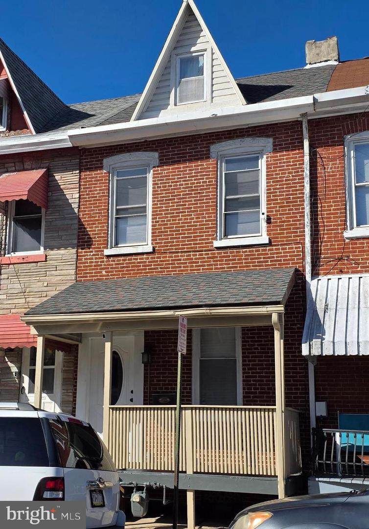 537 Windsor Street - Photo 1