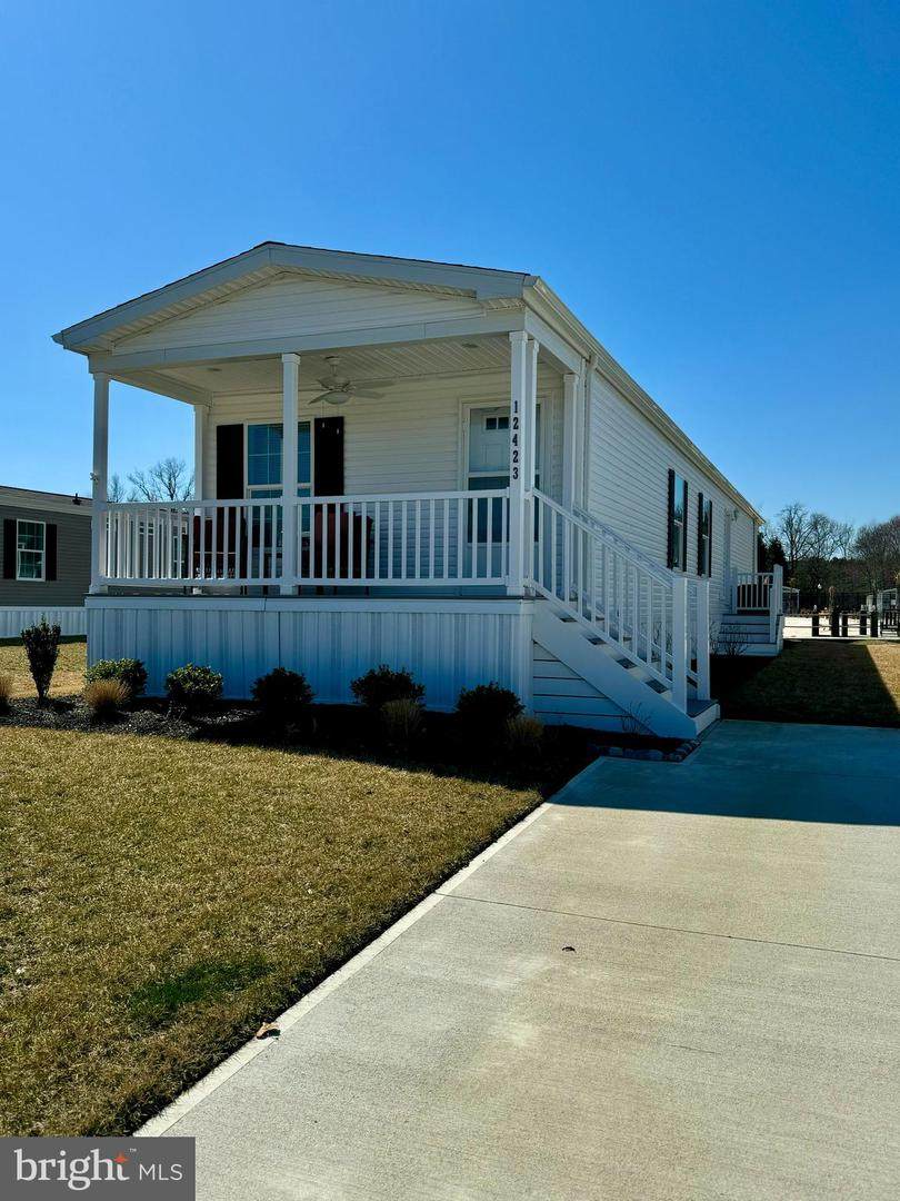 12423 Beach Life Lane - Photo 1