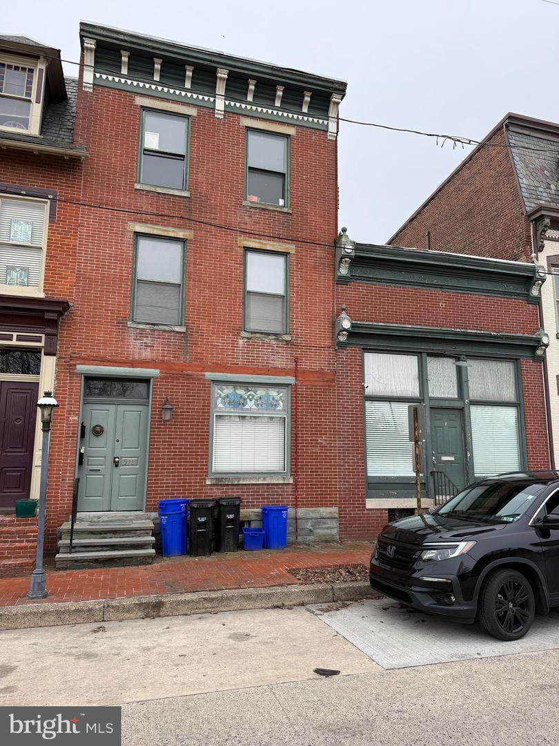 568 & 570 Race Street - Photo 1