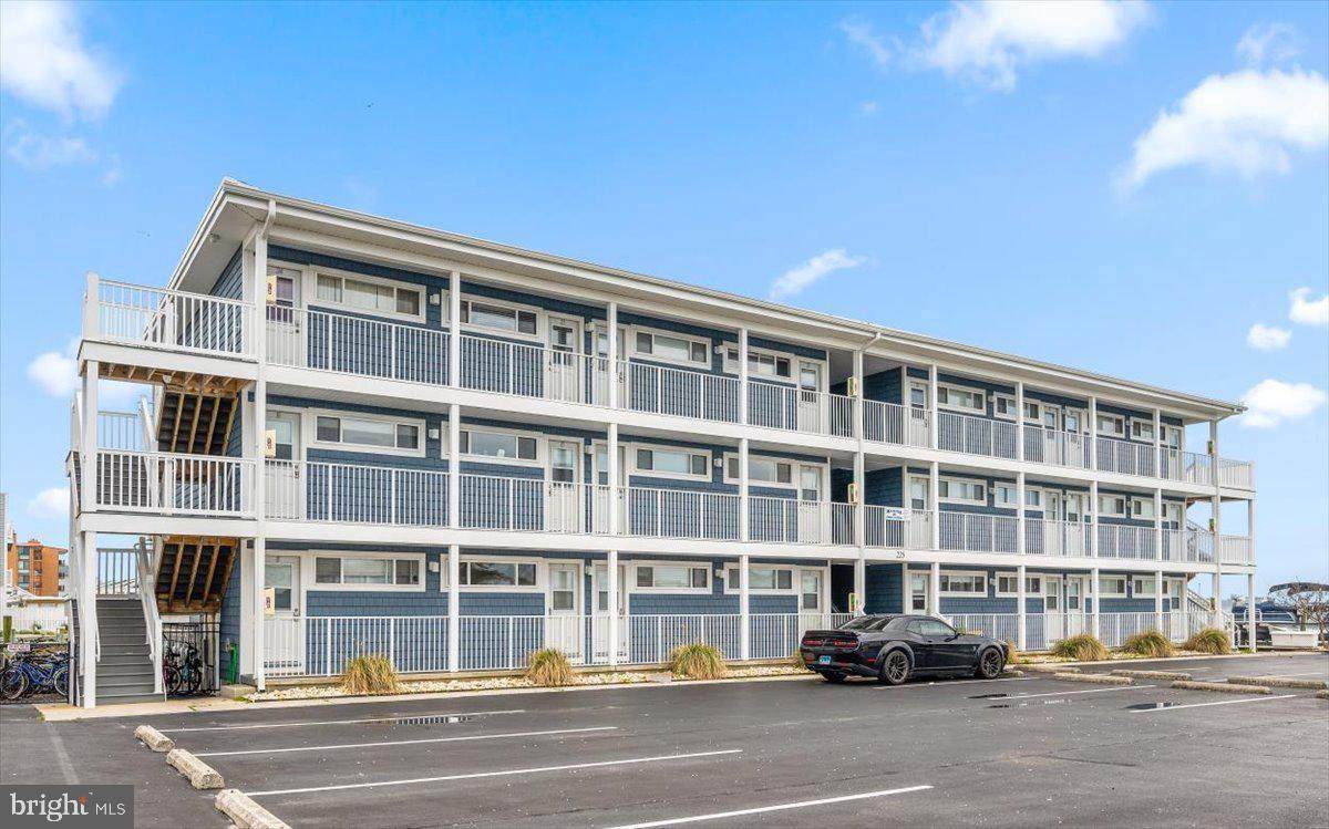 225 26TH Street - Photo 1