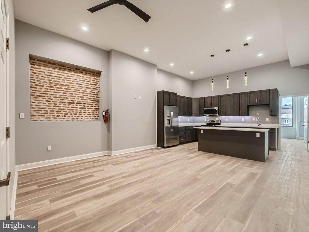 1007 Charles Street - Photo 1