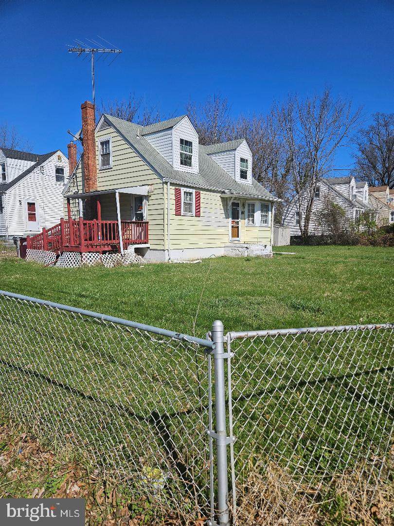 629 Larchmont Avenue - Photo 1