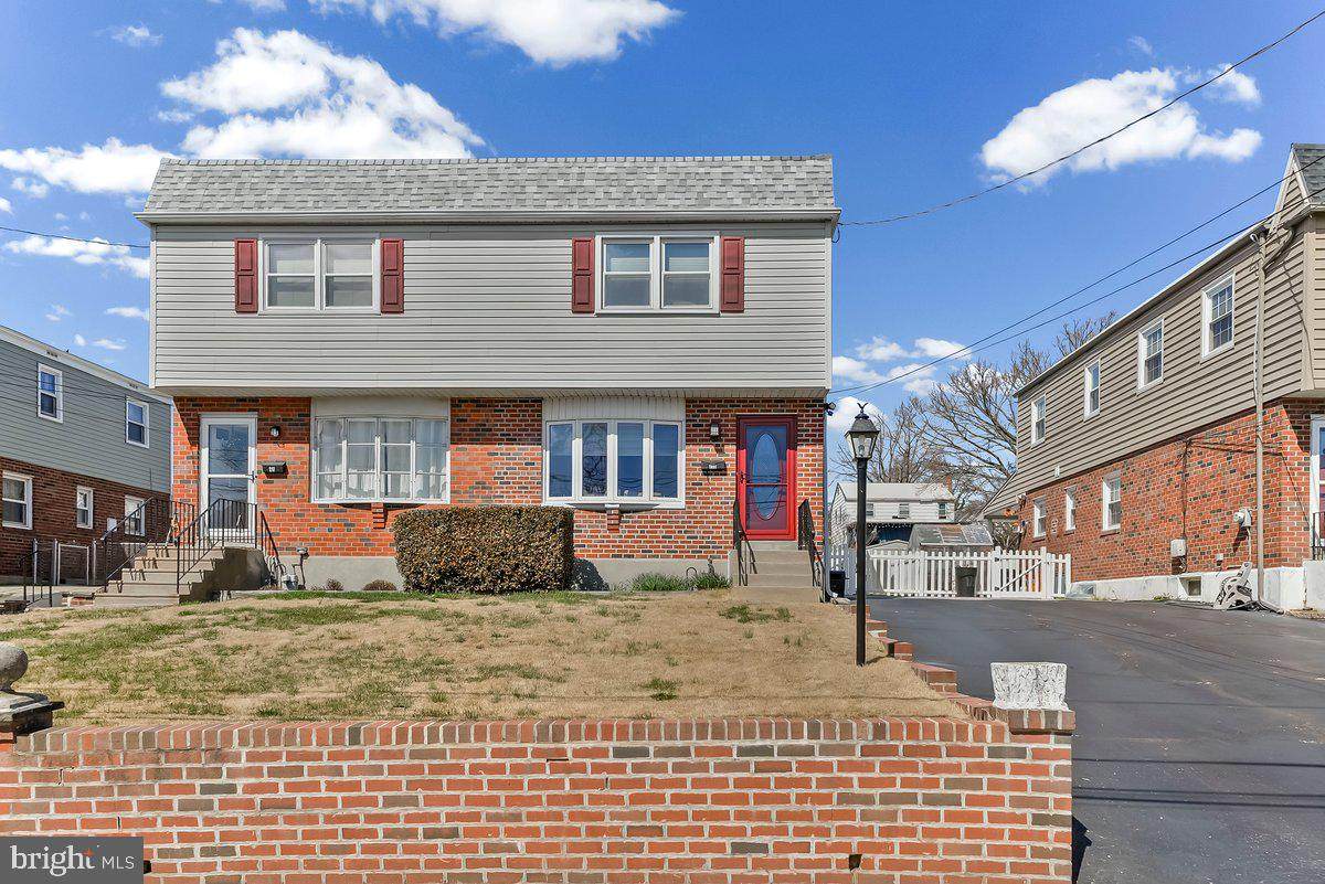 215 Riverview Avenue - Photo 1
