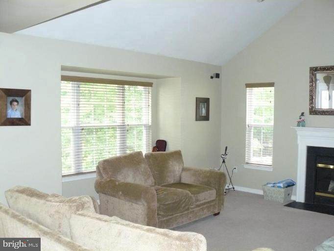 https://bt-photos.global.ssl.fastly.net/brightmls/orig_boomver_1_804683472276-2.jpg