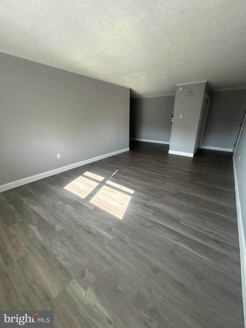 400 Main Street - Photo 1