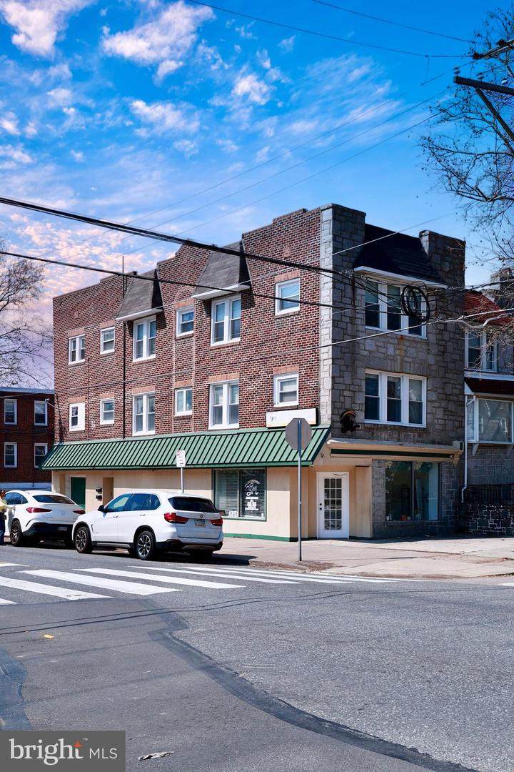 3258-00 Wellington Street - Photo 1