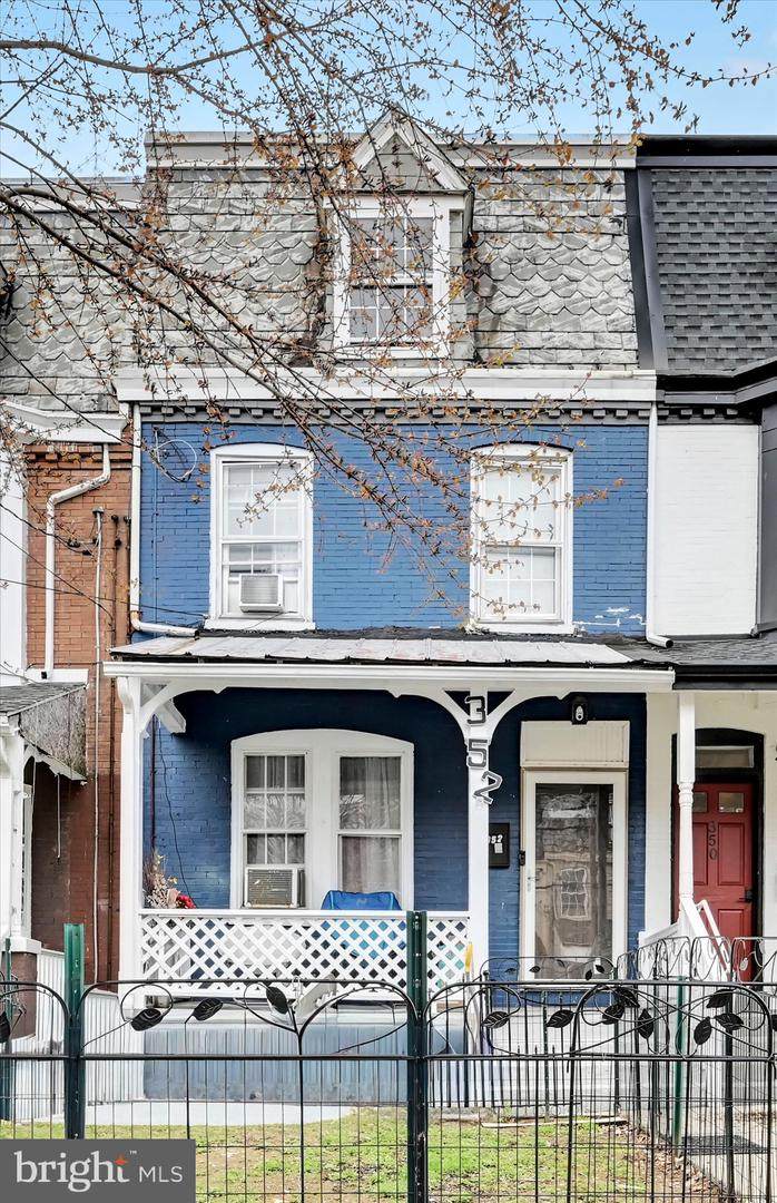 352 Ann Street - Photo 1