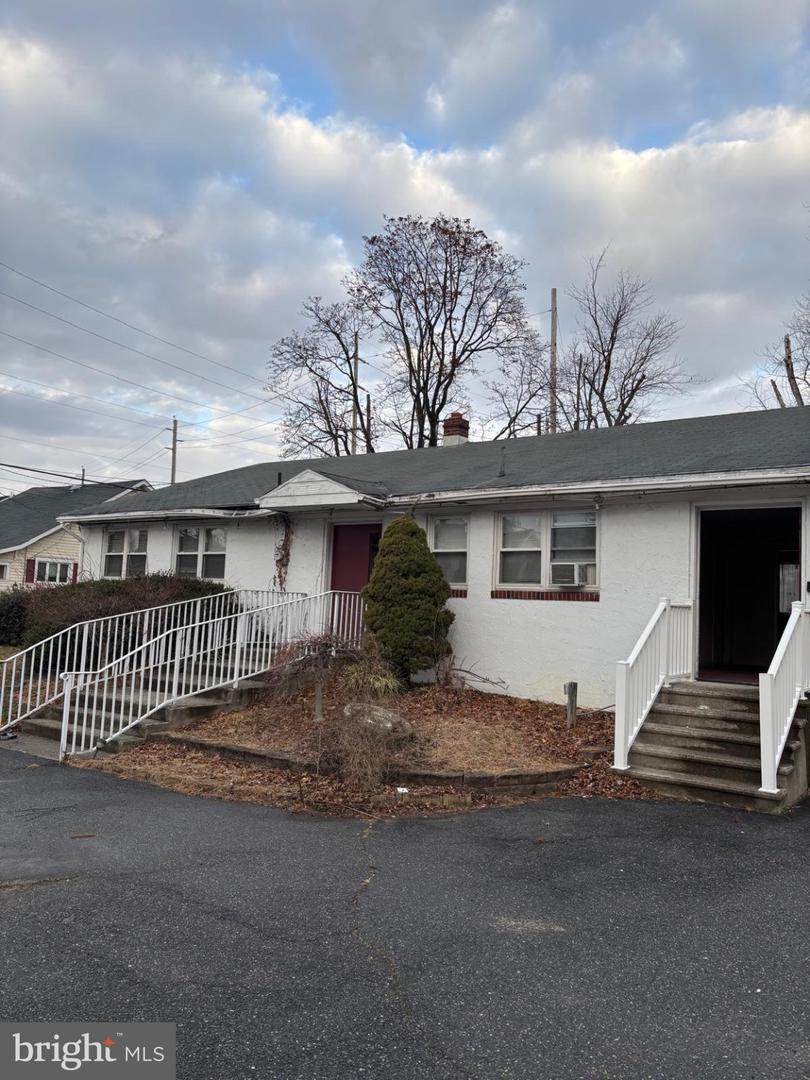 869 Beverly Road - Photo 1